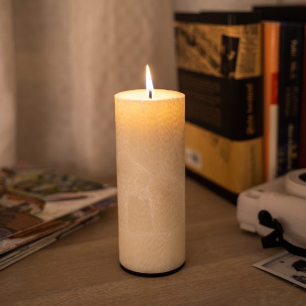 Bekvapė balta palmių vaško žvakė (apvali, 7x17 cm)