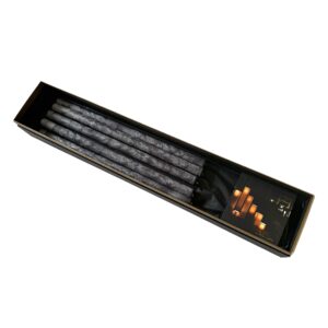 Ilgos juodos stalo žvakės